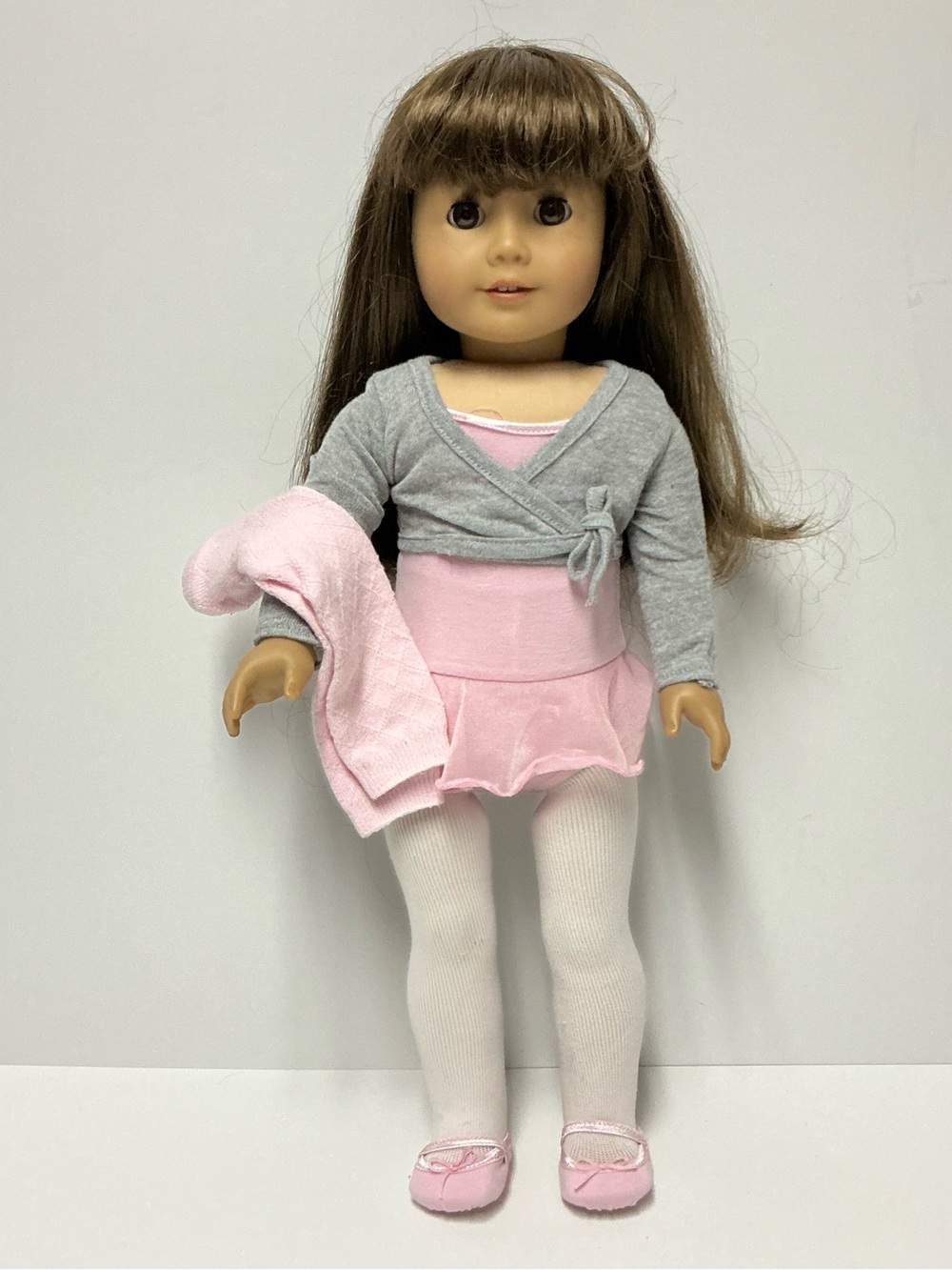 American Girl Doll JLY Brown Hair Brown Eyes Bangs in Pink Ballet Outfit READ